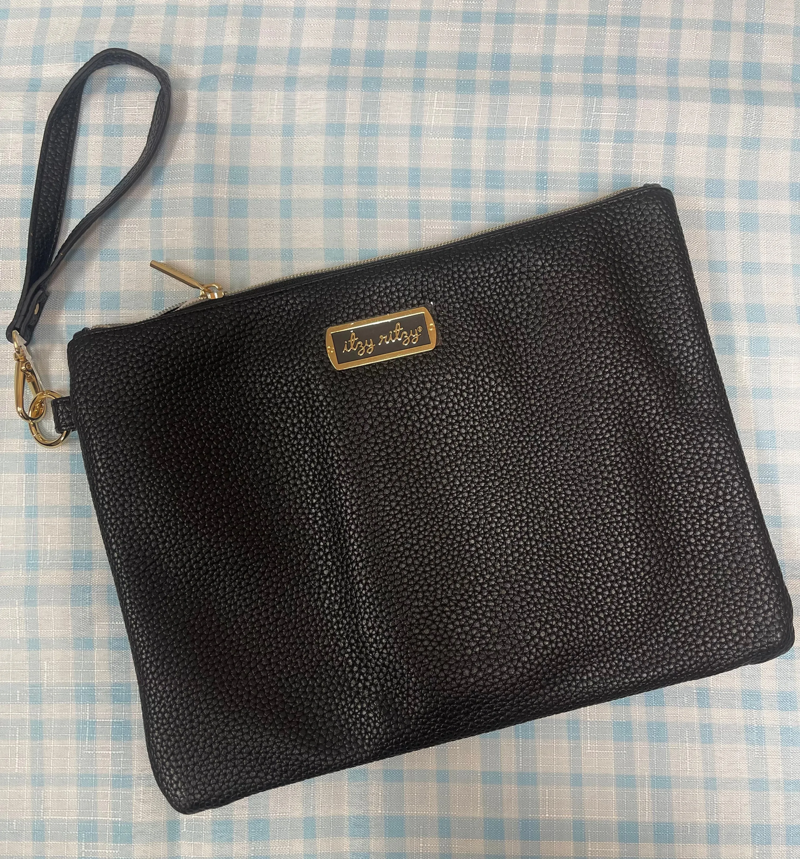 Itzy Ritzy Changing Wristlet- Black